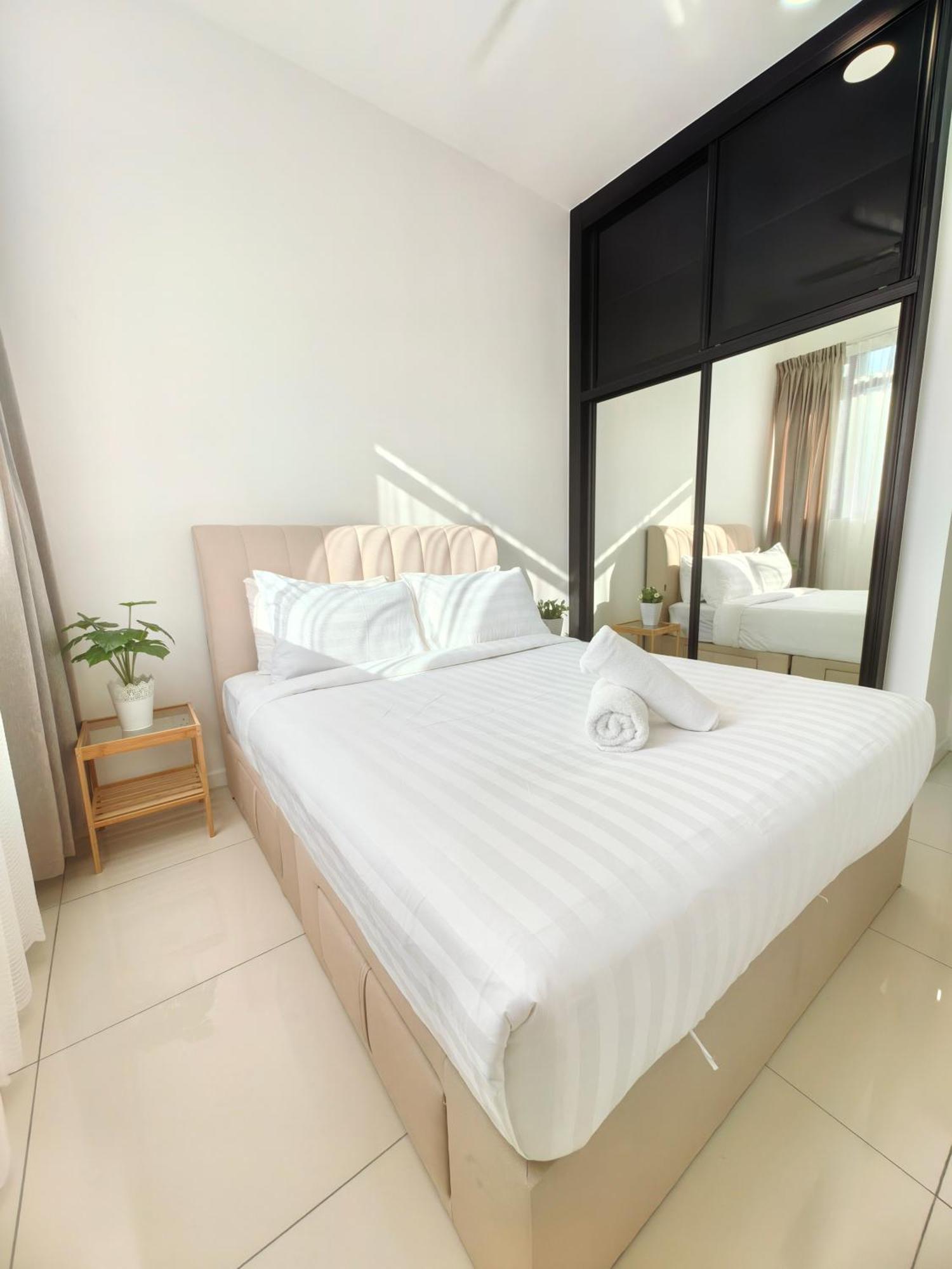 Chambers Residence Klcc By Purple Orchid Kuala Lumpur Buitenkant foto