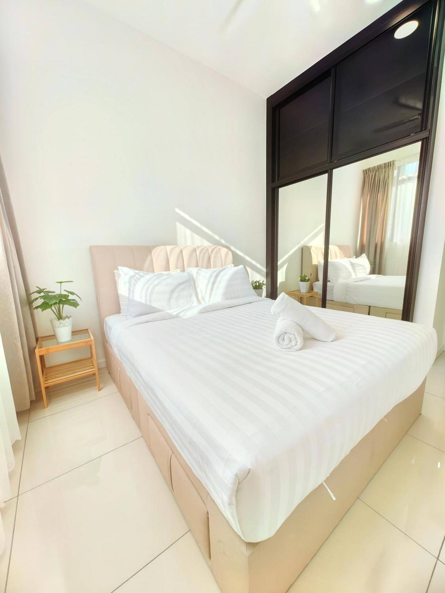 Chambers Residence Klcc By Purple Orchid Kuala Lumpur Buitenkant foto